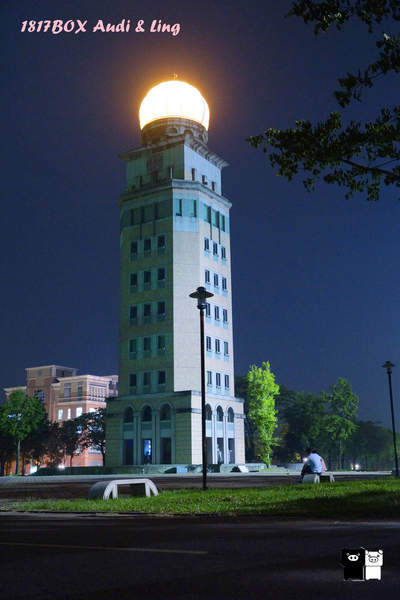 【雲林。斗六】環球科大鳳凰夫妻樹浪漫點燈。夜拍。鳳凰樹。愛月樓