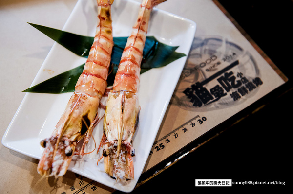 貓愛吃小店海鮮燒烤：【新莊|貓愛吃小店海鮮燒烤】食材商自營 高CP值海鮮原味燒烤上桌啦!!!（含完整菜單）