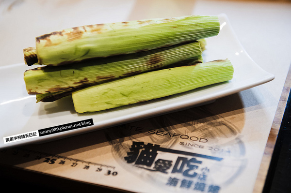 貓愛吃小店海鮮燒烤：【新莊|貓愛吃小店海鮮燒烤】食材商自營 高CP值海鮮原味燒烤上桌啦!!!（含完整菜單）