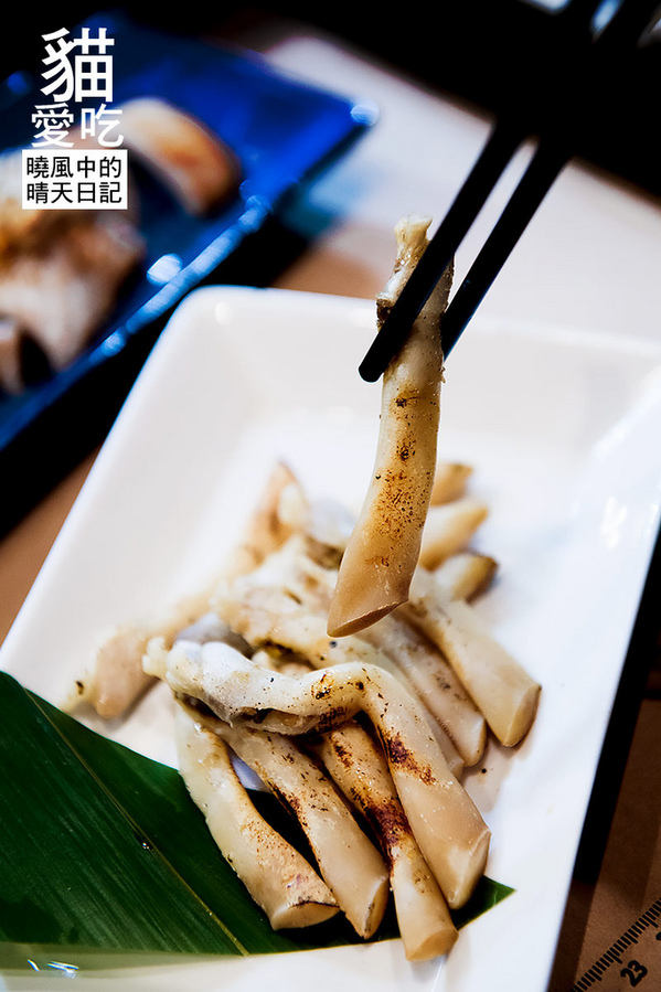 貓愛吃小店海鮮燒烤：【新莊|貓愛吃小店海鮮燒烤】食材商自營 高CP值海鮮原味燒烤上桌啦!!!（含完整菜單）