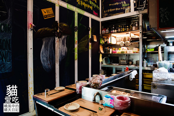 貓愛吃小店海鮮燒烤：【新莊|貓愛吃小店海鮮燒烤】食材商自營 高CP值海鮮原味燒烤上桌啦!!!（含完整菜單）