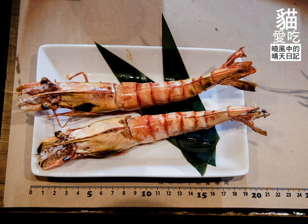 貓愛吃小店海鮮燒烤：【新莊|貓愛吃小店海鮮燒烤】食材商自營 高CP值海鮮原味燒烤上桌啦!!!（含完整菜單）