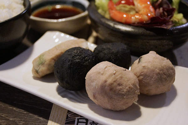日高鍋物:【南投埔里】日高鍋物~滿足的雙人龍蝦海陸套餐,配PRIME等級的美國板腱牛和伊比利豬,超過癮!!
