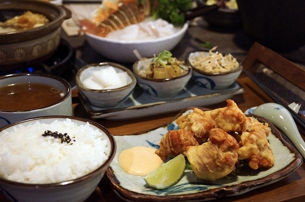 日高鍋物:【南投埔里】日高鍋物~滿足的雙人龍蝦海陸套餐,配PRIME等級的美國板腱牛和伊比利豬,超過癮!!