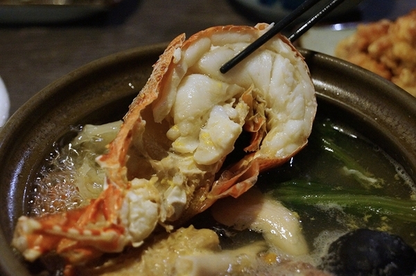 日高鍋物:【南投埔里】日高鍋物~滿足的雙人龍蝦海陸套餐,配PRIME等級的美國板腱牛和伊比利豬,超過癮!!