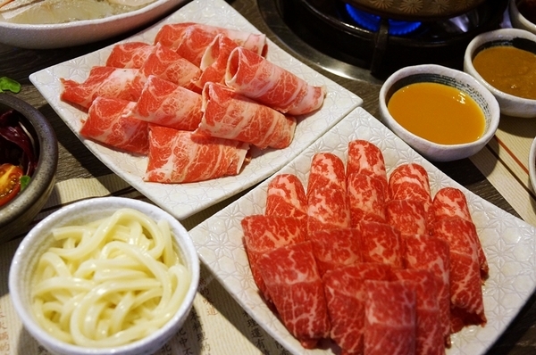 日高鍋物:【南投埔里】日高鍋物~滿足的雙人龍蝦海陸套餐,配PRIME等級的美國板腱牛和伊比利豬,超過癮!!