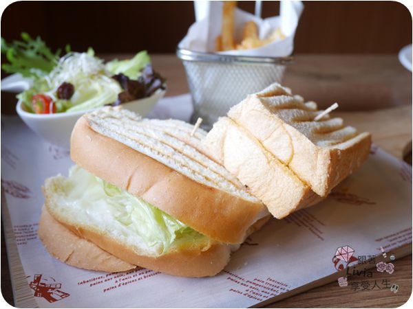 美食。餐廳│ 台北大同區 雙連捷運站 彼恩堤PNT Cafe 大同雙連站早午餐  咖啡/法式吐司/漢堡/手搖飲 ❤跟著Livia享受人生❤