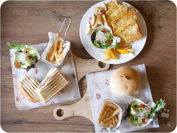 美食。餐廳│ 台北大同區 雙連捷運站 彼恩堤PNT Cafe 大同雙連站早午餐  咖啡/法式吐司/漢堡/手搖飲 ❤跟著Livia享受人生❤