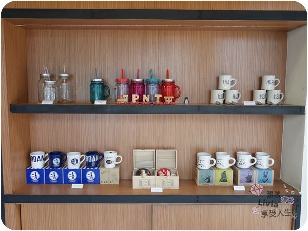 美食。餐廳│ 台北大同區 雙連捷運站 彼恩堤PNT Cafe 大同雙連站早午餐  咖啡/法式吐司/漢堡/手搖飲 ❤跟著Livia享受人生❤