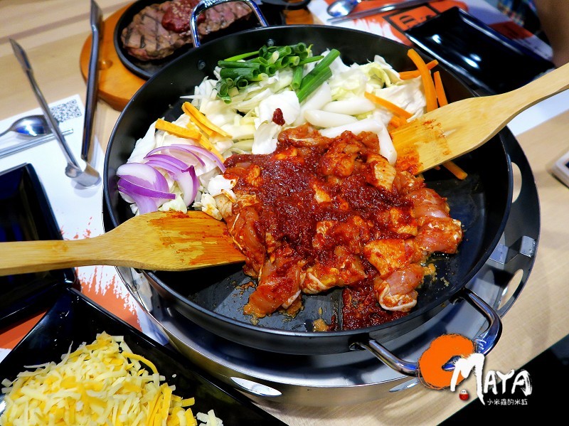 【新店｜捷運大評林站】OMAYA春川炒雞~超牽絲的春川炒雞搭牛排~超彭派可愛的棉花糖泡泡飲~♥