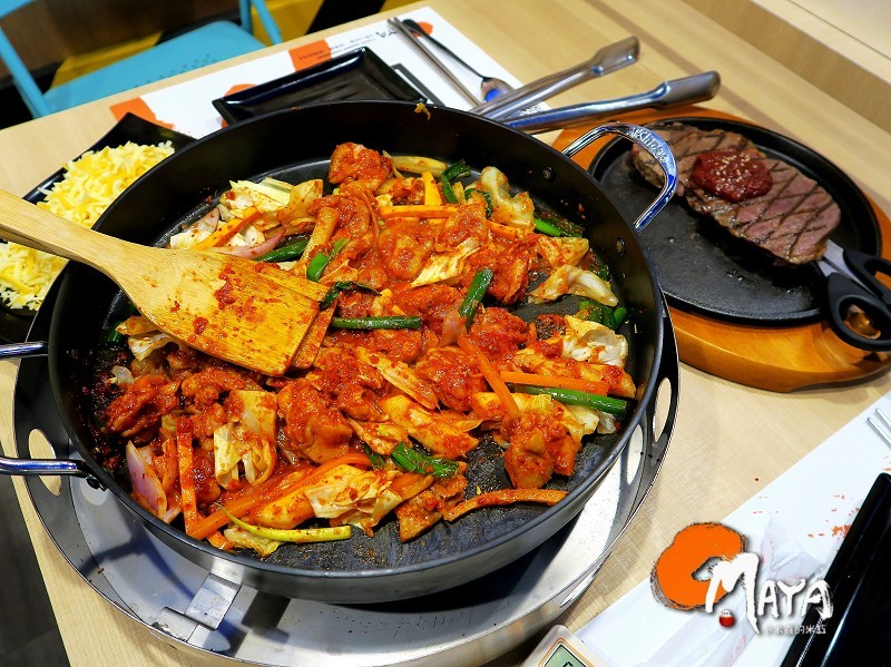 【新店｜捷運大評林站】OMAYA春川炒雞~超牽絲的春川炒雞搭牛排~超彭派可愛的棉花糖泡泡飲~♥