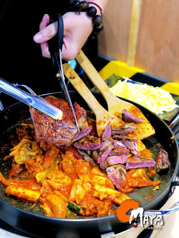 【新店｜捷運大評林站】OMAYA春川炒雞~超牽絲的春川炒雞搭牛排~超彭派可愛的棉花糖泡泡飲~♥