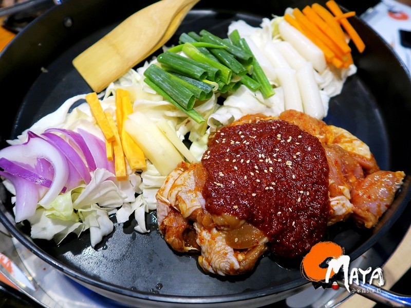 【新店｜捷運大評林站】OMAYA春川炒雞~超牽絲的春川炒雞搭牛排~超彭派可愛的棉花糖泡泡飲~♥