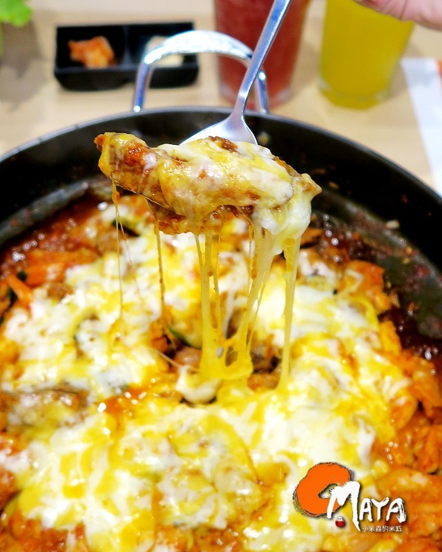 【新店｜捷運大評林站】OMAYA春川炒雞~超牽絲的春川炒雞搭牛排~超彭派可愛的棉花糖泡泡飲~♥