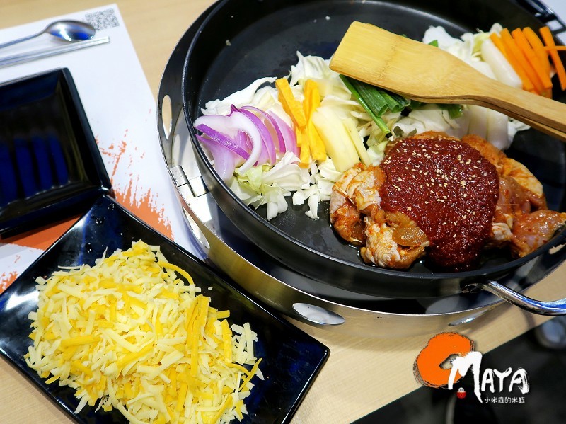 【新店｜捷運大評林站】OMAYA春川炒雞~超牽絲的春川炒雞搭牛排~超彭派可愛的棉花糖泡泡飲~♥