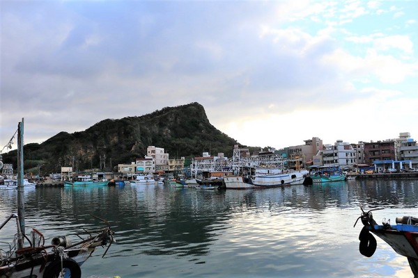 象鼻岩 深澳岬角:【新北市景點】欣賞台灣北海岸的自然景觀象鼻岩~石化的大象、坑坑巴巴的蕈狀岩、還有番仔澳酋長岩 象鼻岩 深澳岬角:【新北市景點】欣賞台灣北海岸的自然景觀象鼻岩~石化的大象、坑坑巴巴的蕈狀岩、還有番仔澳酋長岩