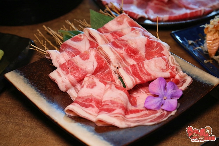 到底是逛魚市場還是吃海產!安平港直送的鮮味,節日慶生約會首選:丸珍水產 - 熱血玩台南。跳躍新世界