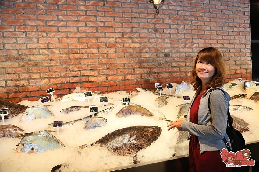 到底是逛魚市場還是吃海產!安平港直送的鮮味,節日慶生約會首選:丸珍水產 - 熱血玩台南。跳躍新世界