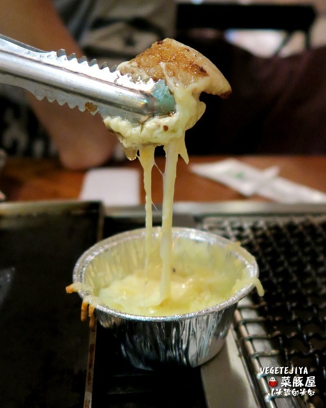 【捷運六張犁站】VEGETEJIYA菜豚屋(信義店)~來自日本的超強韓式烤肉,有機生菜免費吃到飽!!