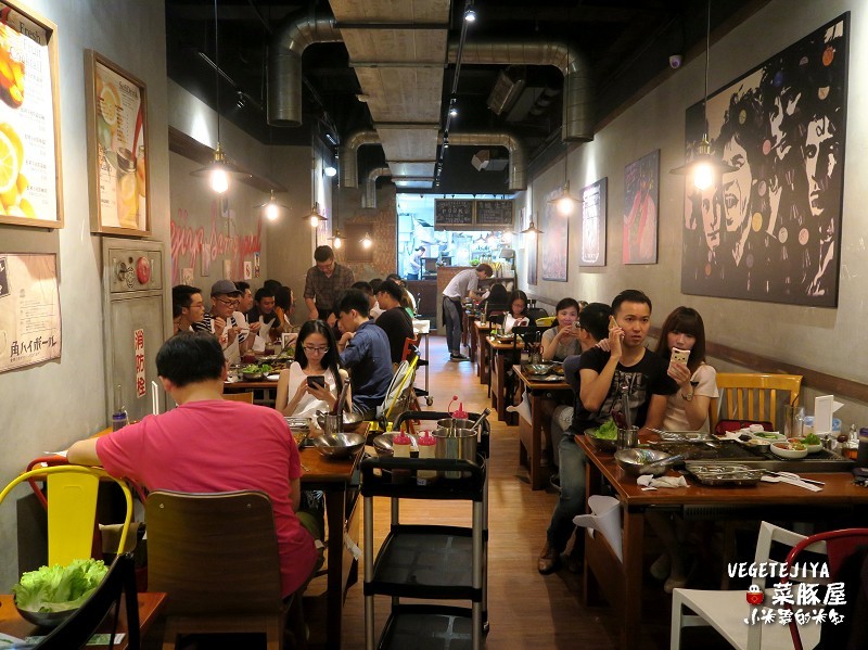 【捷運六張犁站】VEGETEJIYA菜豚屋(信義店)~來自日本的超強韓式烤肉,有機生菜免費吃到飽!!