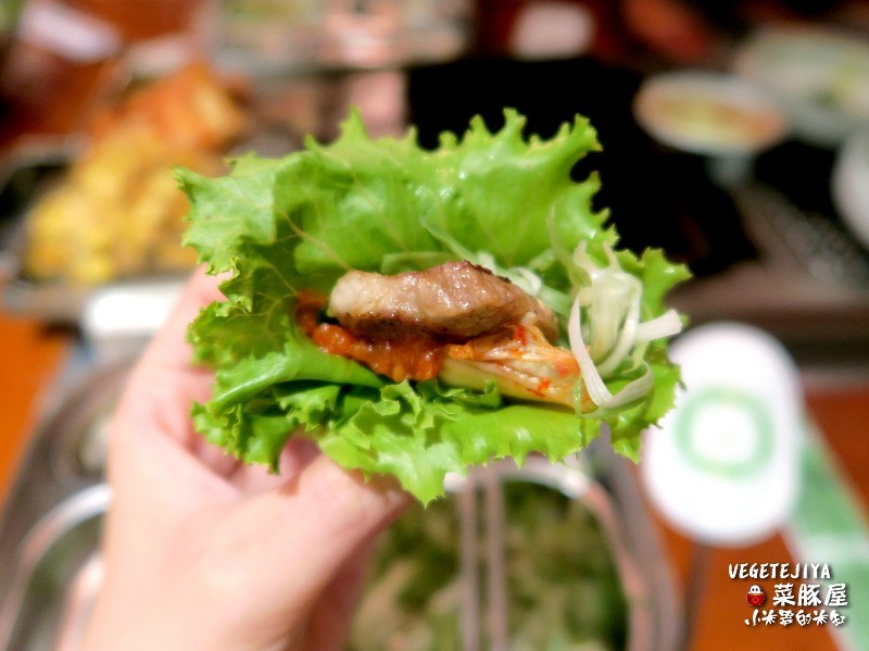 【捷運六張犁站】VEGETEJIYA菜豚屋(信義店)~來自日本的超強韓式烤肉,有機生菜免費吃到飽!!