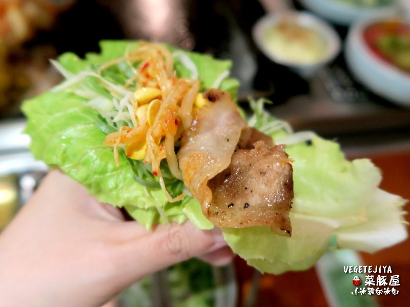【捷運六張犁站】VEGETEJIYA菜豚屋(信義店)~來自日本的超強韓式烤肉,有機生菜免費吃到飽!!