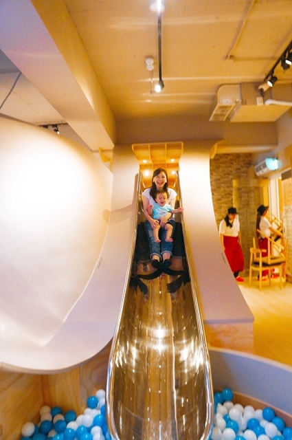 【台北內湖區】Money Jump親食親子餐廳。夢幻的旋轉木馬、紅點文旅溜滑梯、球池、五星級主廚餐點