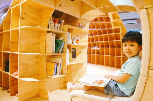 【台北內湖區】Money Jump親食親子餐廳。夢幻的旋轉木馬、紅點文旅溜滑梯、球池、五星級主廚餐點