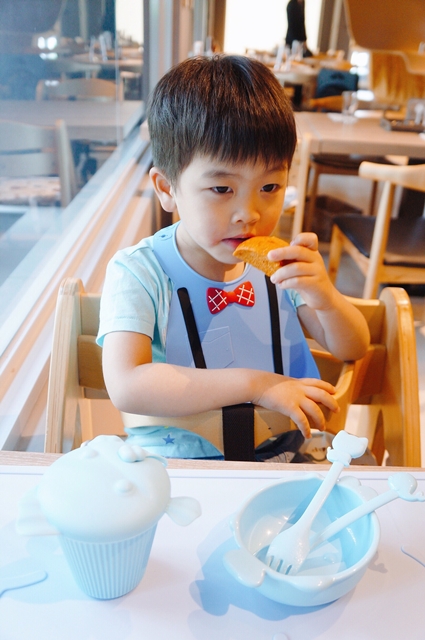 【台北內湖區】Money Jump親食親子餐廳。夢幻的旋轉木馬、紅點文旅溜滑梯、球池、五星級主廚餐點