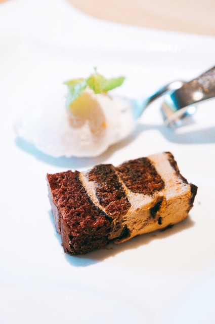 【台北內湖區】Money Jump親食親子餐廳。夢幻的旋轉木馬、紅點文旅溜滑梯、球池、五星級主廚餐點