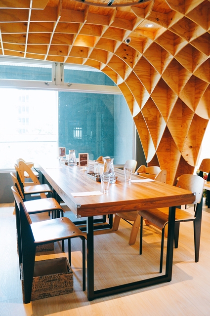 【台北內湖區】Money Jump親食親子餐廳。夢幻的旋轉木馬、紅點文旅溜滑梯、球池、五星級主廚餐點