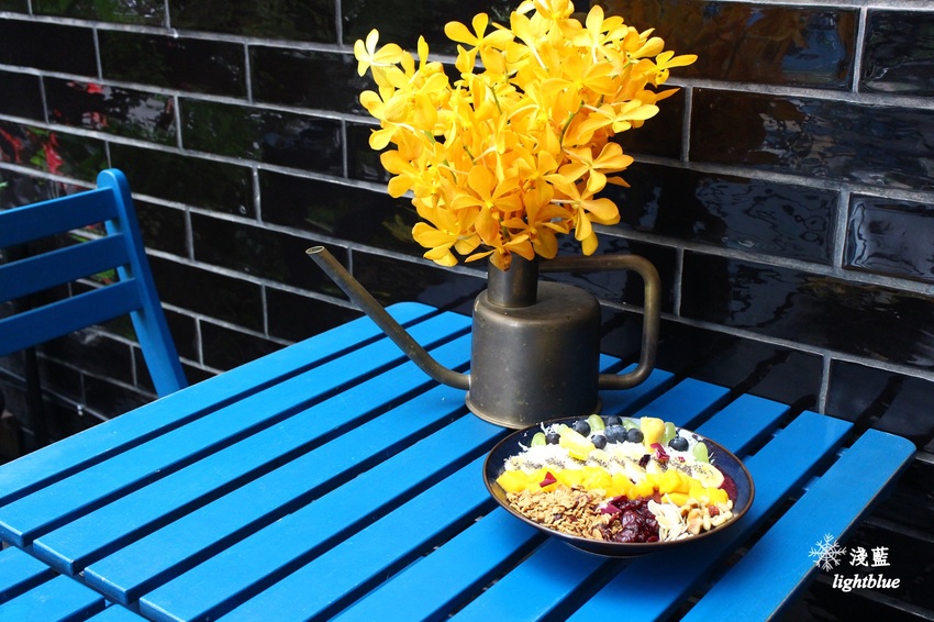 [ 內湖．港墘站美食 ] 淺藍 × The Antipodean～好吃澳洲早午餐，必點繽紛巴西莓碗