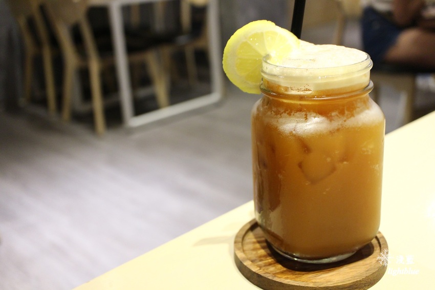 [ 內湖．港墘站美食 ] 淺藍 × The Antipodean～好吃澳洲早午餐，必點繽紛巴西莓碗