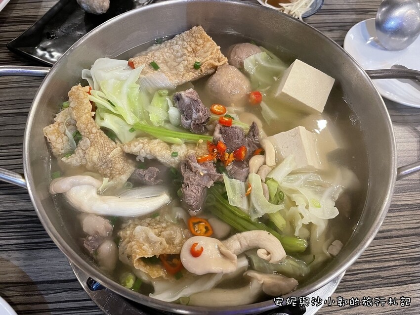 【台南牛肉鍋】這次不再錯過台南美食  老饕必吃溫體牛肉鍋  「鴻牛溫體牛肉火鍋」  鮮美牛肉每天從善化市場