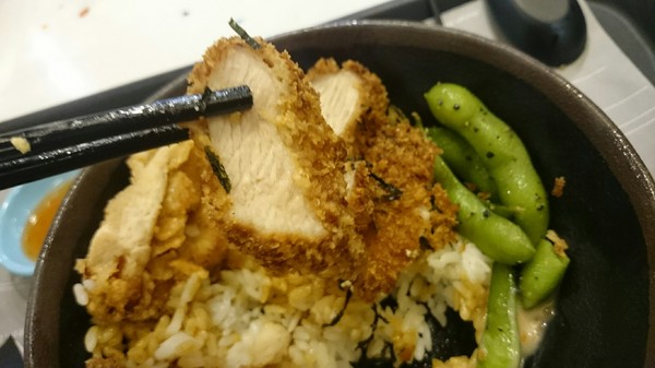 炸去啃：夢時代~去啃chicken 創意丼飯炸物