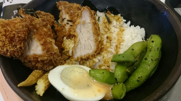 炸去啃：夢時代~去啃chicken 創意丼飯炸物