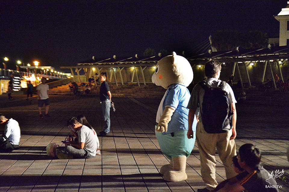 淡水漁人舞台-漁人碼頭夕陽 河岸搖滾音樂 烤魚生啤酒 TAI_2730