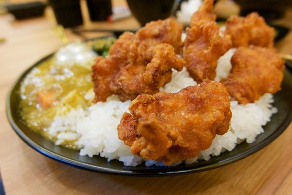 涮八秒湯咖哩(高雄裕誠店):【高雄平價咖哩、拉麵推薦】涮八秒湯咖哩-高雄裕誠店~美食行程一定要排這裡唷~推薦高雄的在地人或是來遊玩的旅人,路過絕對不要錯過喔!