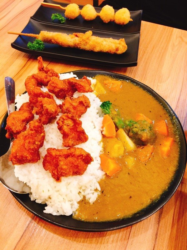 涮八秒湯咖哩(高雄裕誠店):【高雄平價咖哩、拉麵推薦】涮八秒湯咖哩-高雄裕誠店~美食行程一定要排這裡唷~推薦高雄的在地人或是來遊玩的旅人,路過絕對不要錯過喔!