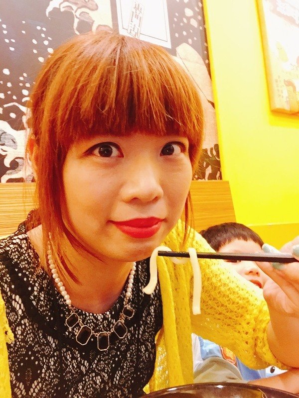 涮八秒湯咖哩(高雄裕誠店):【高雄平價咖哩、拉麵推薦】涮八秒湯咖哩-高雄裕誠店~美食行程一定要排這裡唷~推薦高雄的在地人或是來遊玩的旅人,路過絕對不要錯過喔!