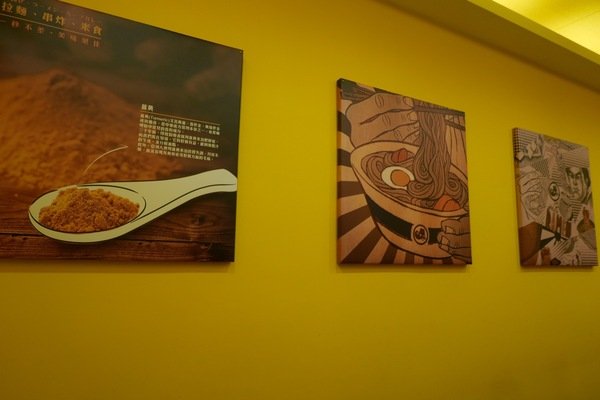 涮八秒湯咖哩(高雄裕誠店):【高雄平價咖哩、拉麵推薦】涮八秒湯咖哩-高雄裕誠店~美食行程一定要排這裡唷~推薦高雄的在地人或是來遊玩的旅人,路過絕對不要錯過喔!