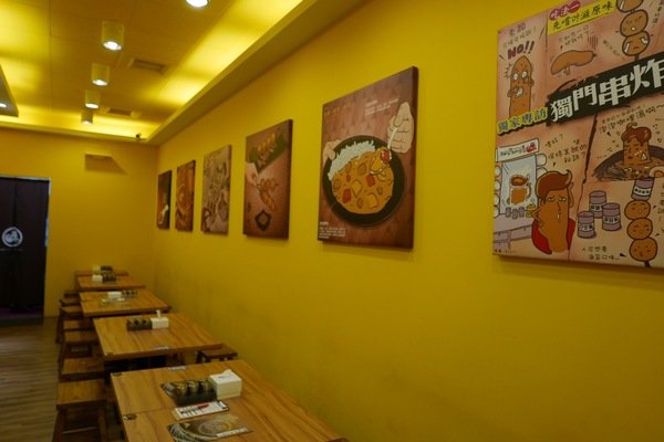 涮八秒湯咖哩(高雄裕誠店):【高雄平價咖哩、拉麵推薦】涮八秒湯咖哩-高雄裕誠店~美食行程一定要排這裡唷~推薦高雄的在地人或是來遊玩的旅人,路過絕對不要錯過喔!