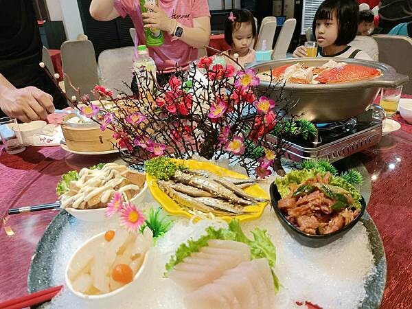 /tmp/phpQLVUcI /tmp/phpQLVUcI