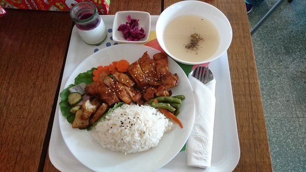 糖廍特色火鍋咖啡:高雄~糖廍特色火鍋咖啡~必吃可愛熊貓兒童餐~沙坑.溜滑梯.遊戲區小朋友玩的不亦樂乎~親子餐廳 聚餐的好地方~