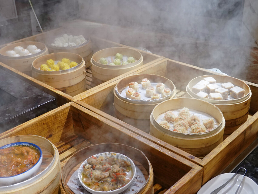 台北中山—豐FOOD海陸百匯|現切牛排、烤鴨三吃 異國美食多