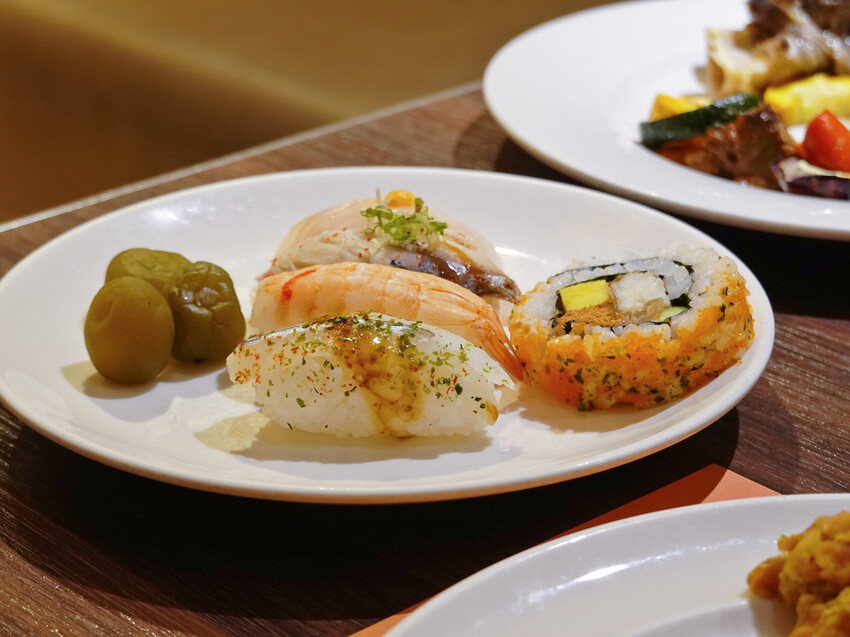 台北中山—豐FOOD海陸百匯|現切牛排、烤鴨三吃 異國美食多