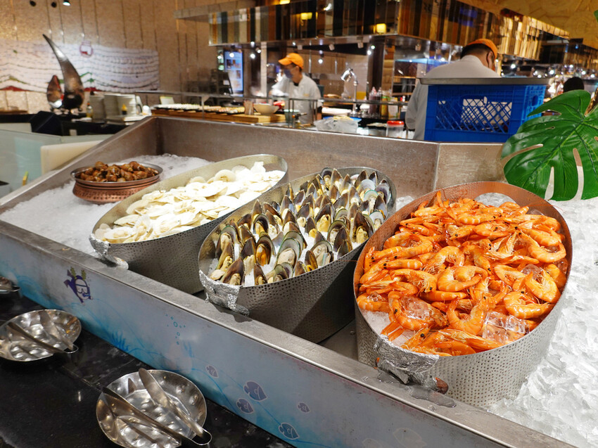 台北中山—豐FOOD海陸百匯|現切牛排、烤鴨三吃 異國美食多