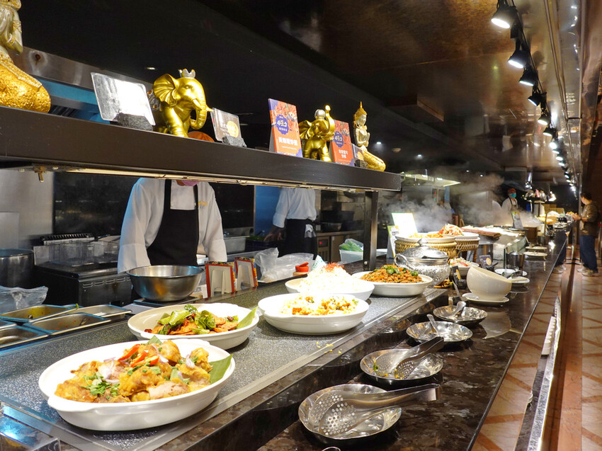 台北中山—豐FOOD海陸百匯|現切牛排、烤鴨三吃 異國美食多