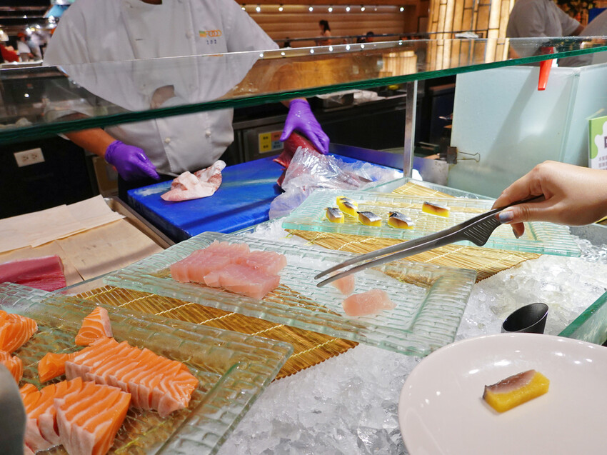 台北中山—豐FOOD海陸百匯|現切牛排、烤鴨三吃 異國美食多