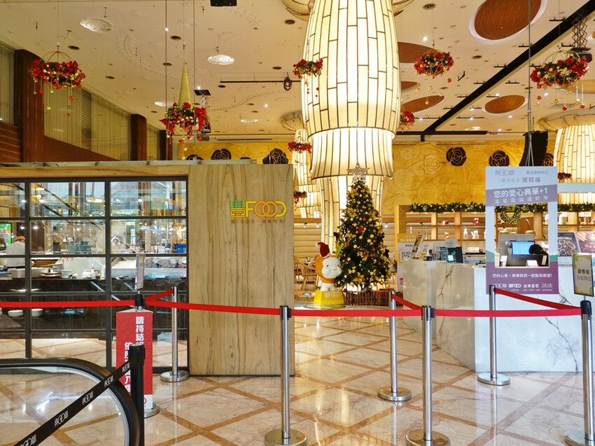 台北中山—豐FOOD海陸百匯|現切牛排、烤鴨三吃 異國美食多